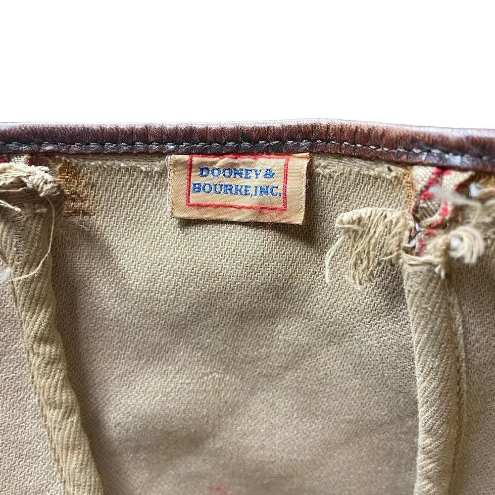Dooney & Bourke pattern versatile